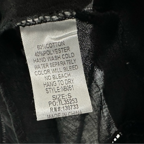 Umgee Womens Floral Embroidered Short Sleeve Blouse Size Small Black Ruffle - Picture 6 of 7